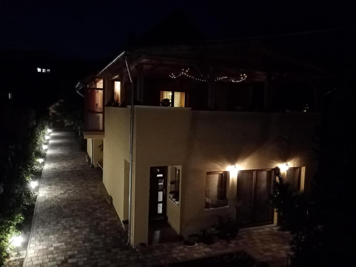 Jazmin-Szieszta Apartmanhaz Balatonfuered Exterior photo